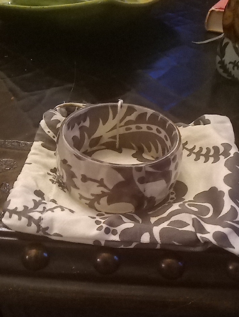 BANGLE,Beroni Wide Resin Bangle Bracelet in Cream/ Gray Floral With Matching Bag